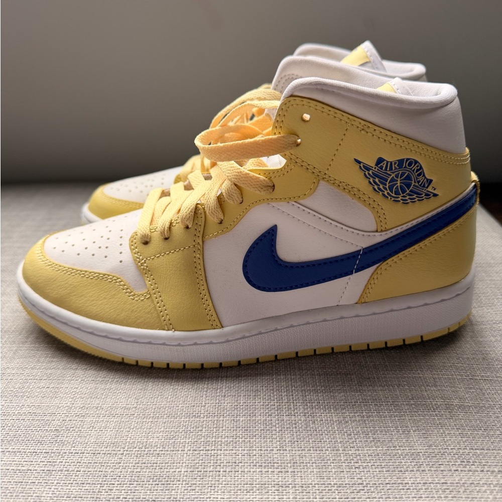 Air Jordan 1 Mid in Lemon Wash - Never Been Worn - Picture 4 of 8